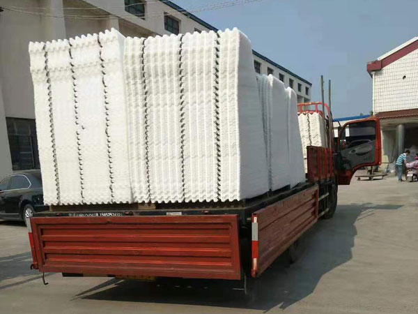 蜂窝斜管发货至深圳